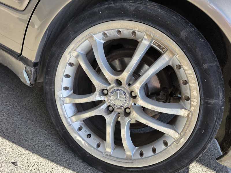 1999 Mercedes-Benz E-Class 2,0L 1999 Cyprus