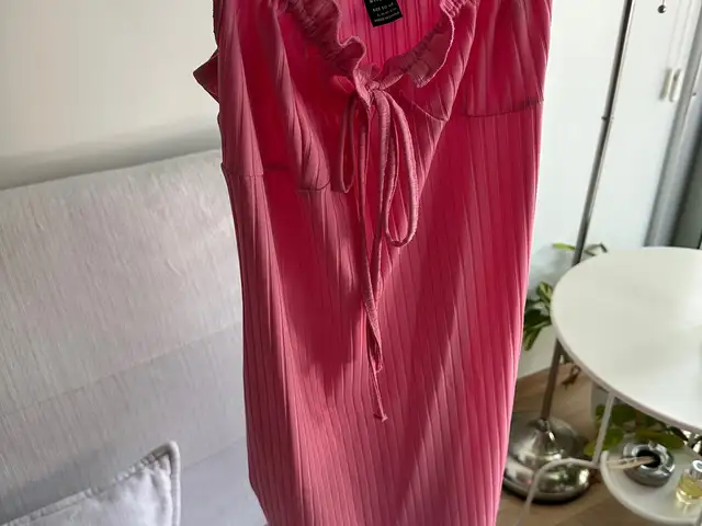 Pink dress, Nicosia — Aglantzia
