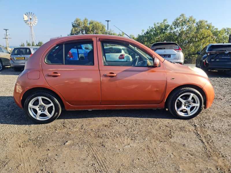 Nissan March 1,2L 2005