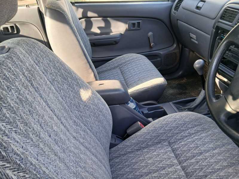 2004 Toyota Hilux 2,4L 2004 Cyprus
