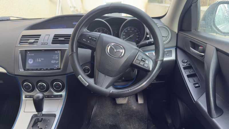 Mazda Axela 1,5L 2013