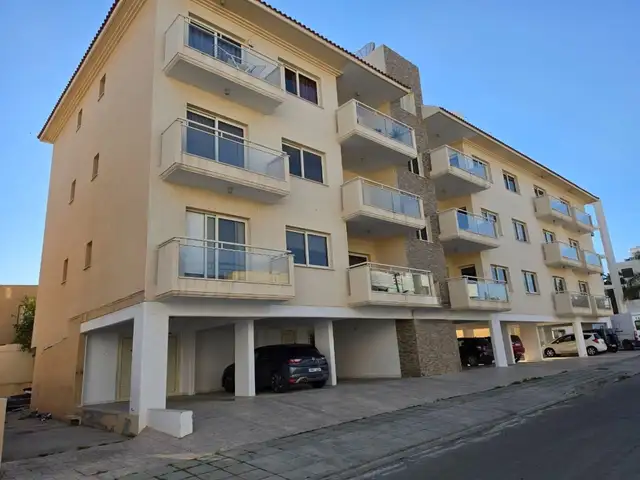 Whole building consisting of 6 three bedroom apartments in mesa geitonia, Limassol — Limassol - Mesa Geitonia