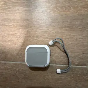 Apple air pods 4 without anc with an esr case, Nicosia — Nicosia - Lykabittos