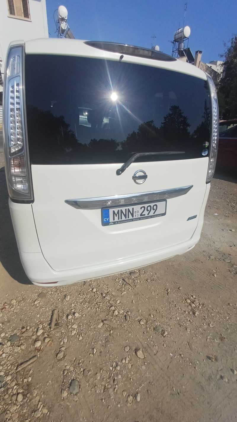 2013 Nissan Serena 2,0L 2013 Cyprus