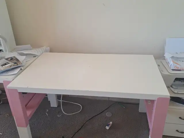 Desk and chair for kids, Επαρχία Λάρνακας — Ορόκλινη