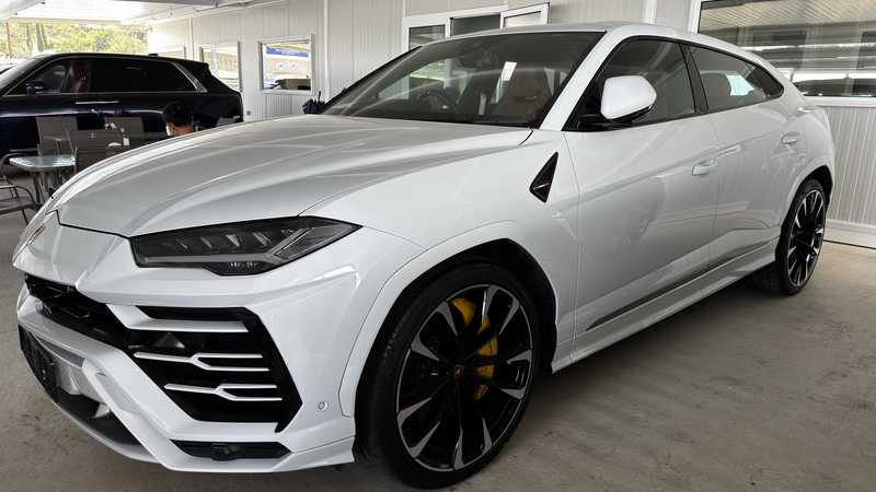 Lamborghini Urus 4,0L 2024