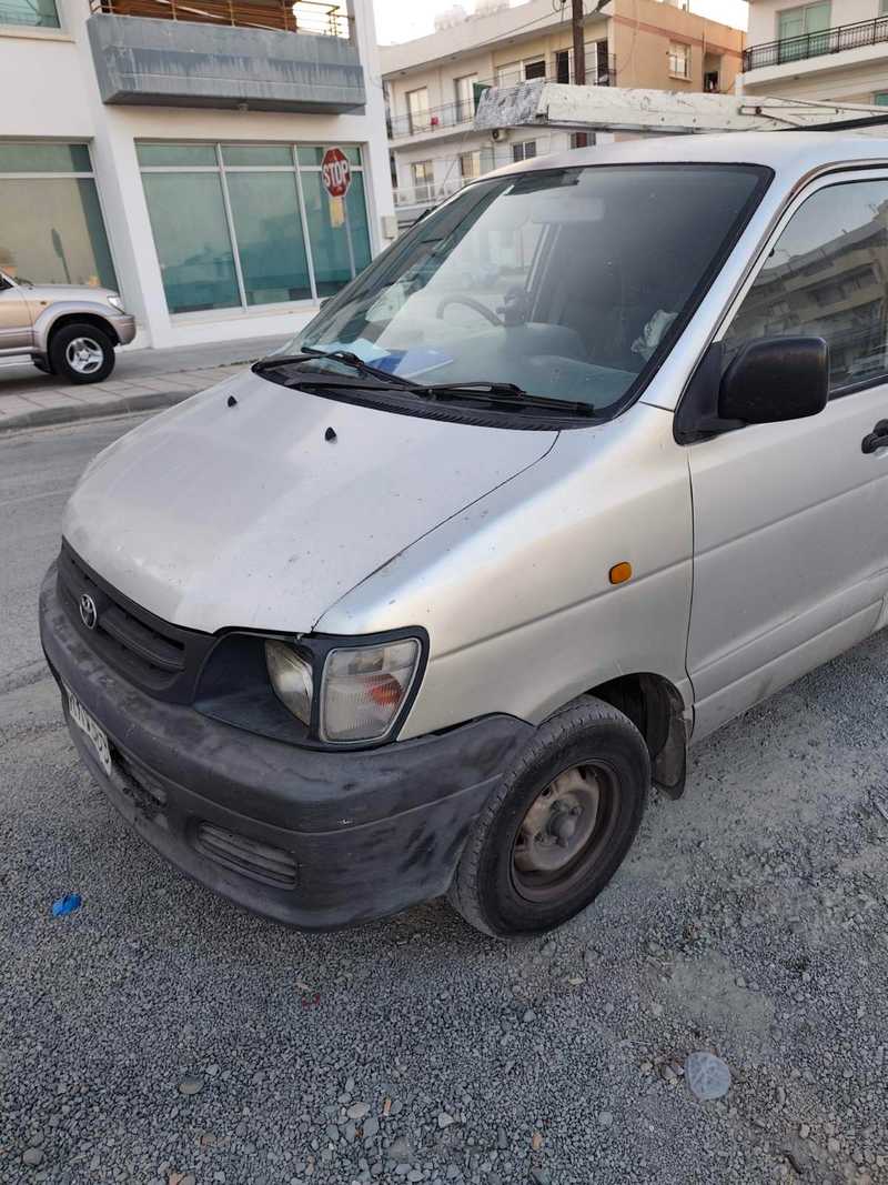 2001 Toyota Van 2,2L 2001 Cyprus
