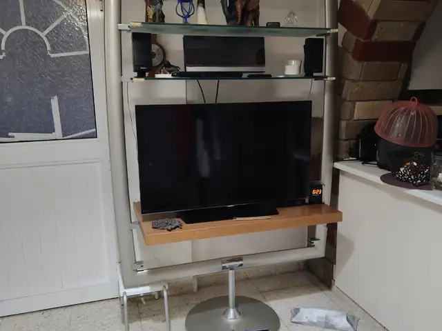 samsung TV&stand shelf, Επαρχία Λάρνακας — Μαζωτός