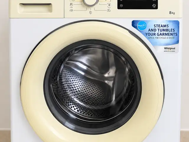 Whirlpool 8 kg washing machine, Limassol — Agios Tychon