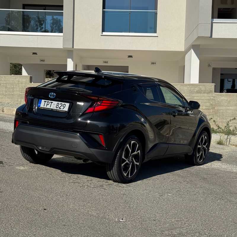 2022 Toyota C-HR 1,8L 2022 Cyprus