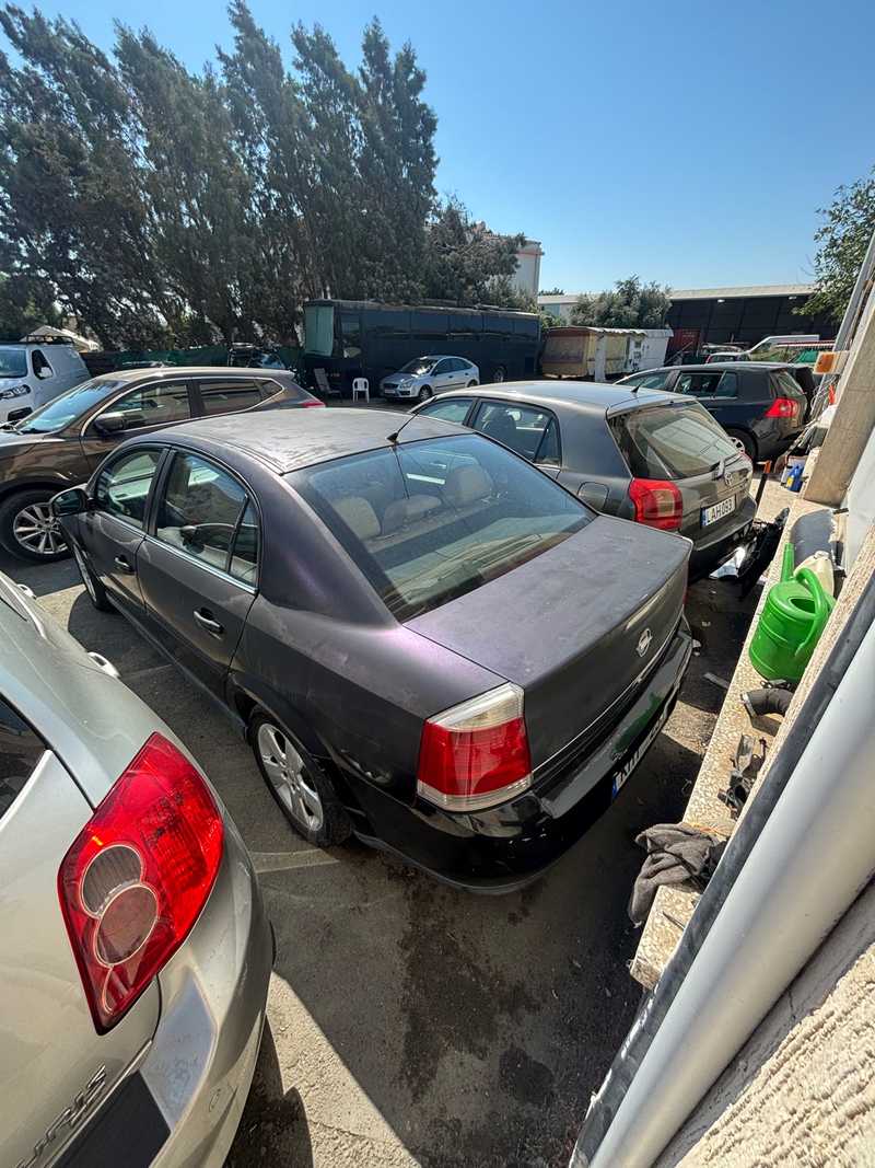 2005 Opel, Vauxhall Vectra 1,6L 2005 Cyprus