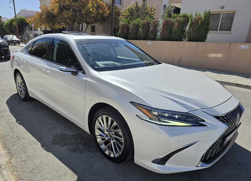Lexus ES300h 2,5L 2022