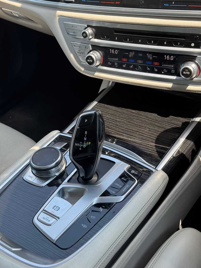 2016 BMW 7-Series 4,4L 2016 Cyprus
