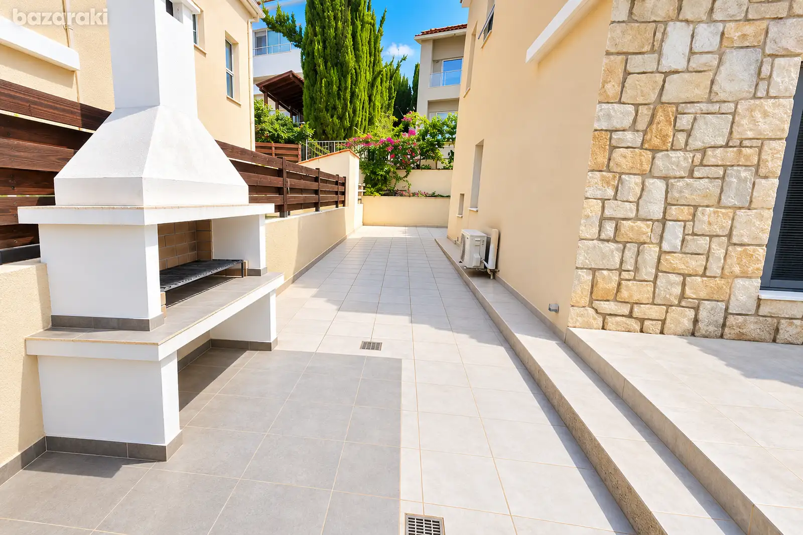 House, 3 bedrooms — 13