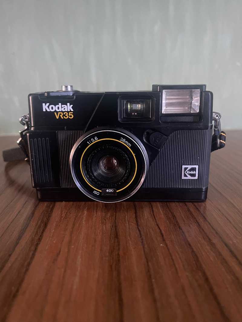 Vintage 1980s kodak vr35 k5 35mm flash film camera with
