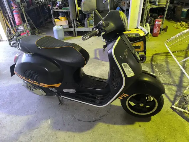 Vespa 300 GTS, Επαρχία Λάρνακας — Κίτι