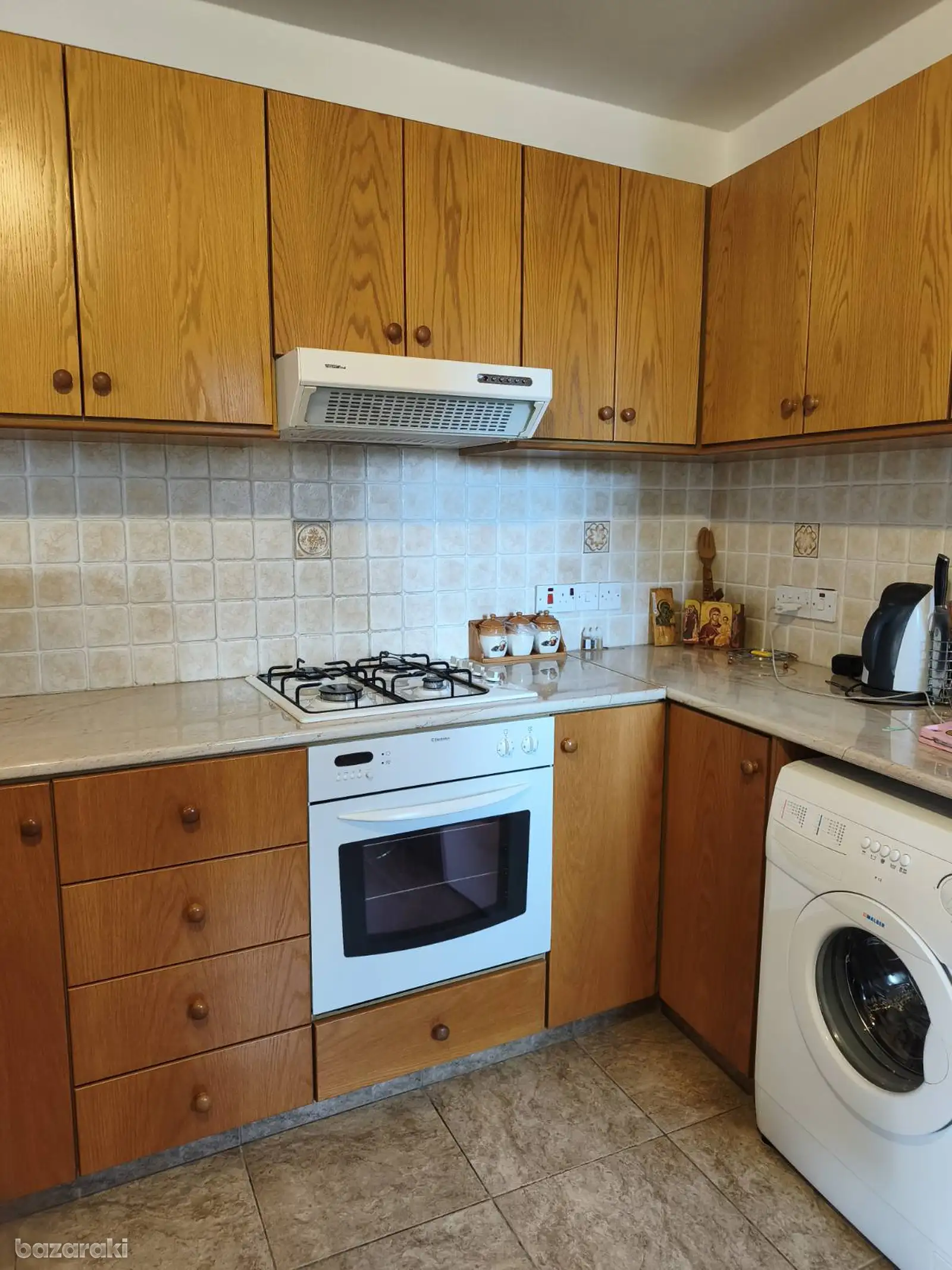 House, 3 bedrooms — 9