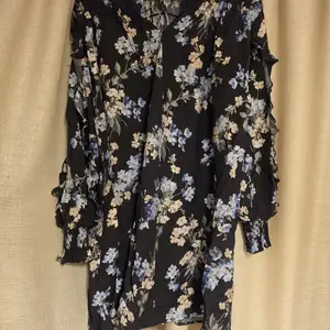 H&m ruffle sleeve a-line blue floral dress, size xs, no tags, Επαρχία Λεμεσού — Λεμεσός - Αγία Ζώνη