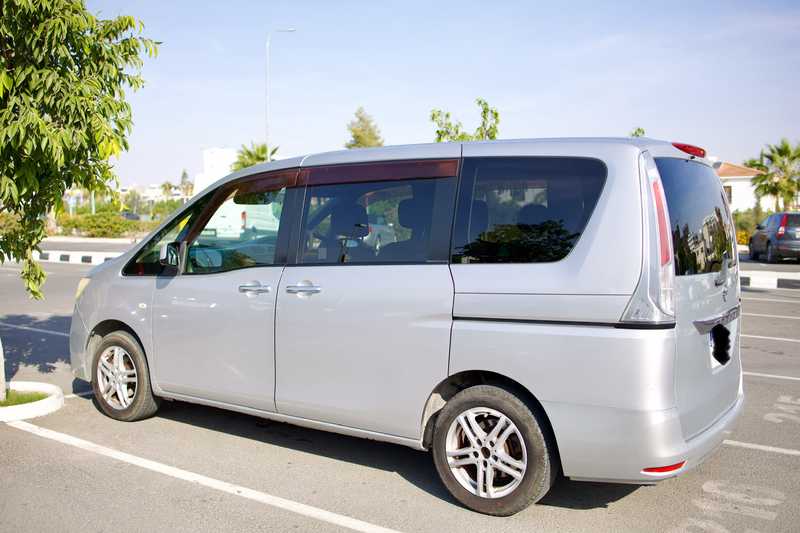 2012 Nissan Serena 2,0L 2012 Cyprus