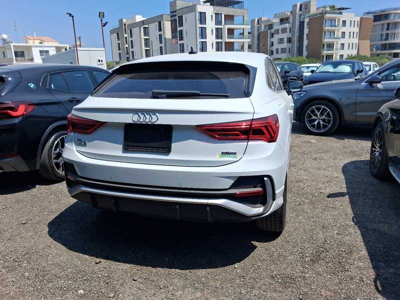 2022 Audi Q3 2,0L 2022 Cyprus