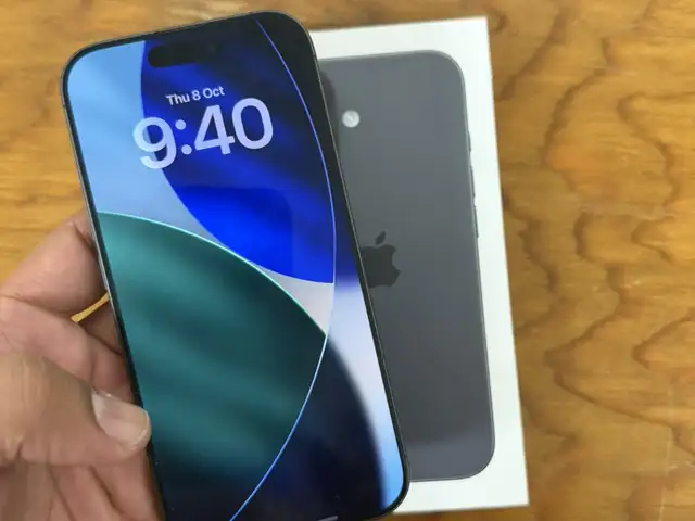 Iphone 17 / 256gb / 96/100 battery health / black, Larnaca — Larnaka - Finikoudes
