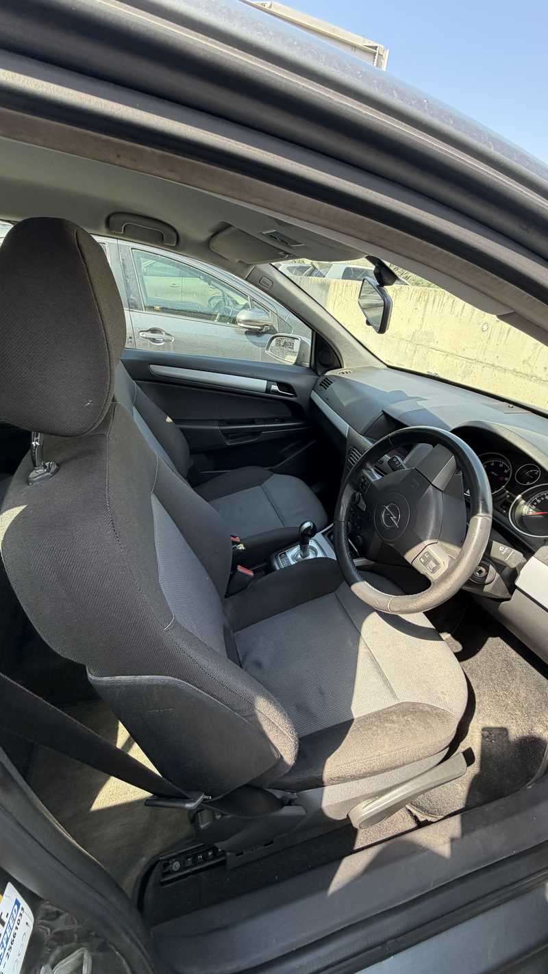 2008 Opel, Vauxhall Astra 2,2L 2008 Cyprus