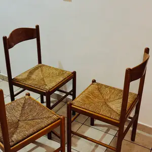 Καρέκλες τραπεζαρίας, Επαρχία Λευκωσίας — Αγλαντζιά