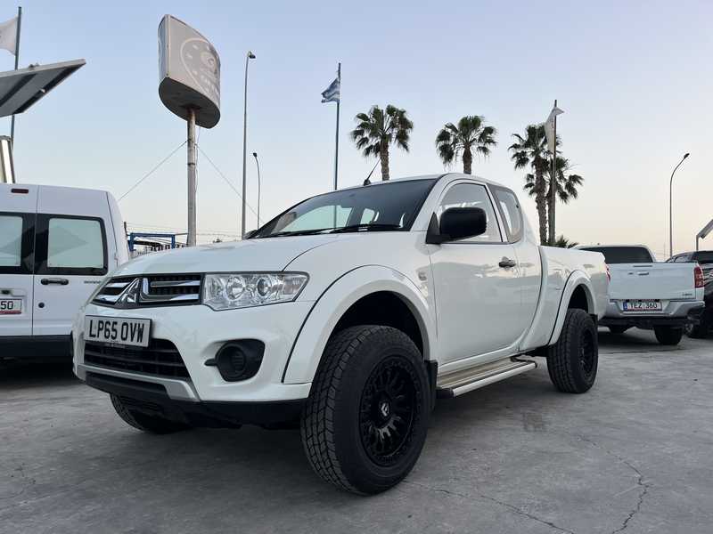 Mitsubishi L200 2,4L 2015