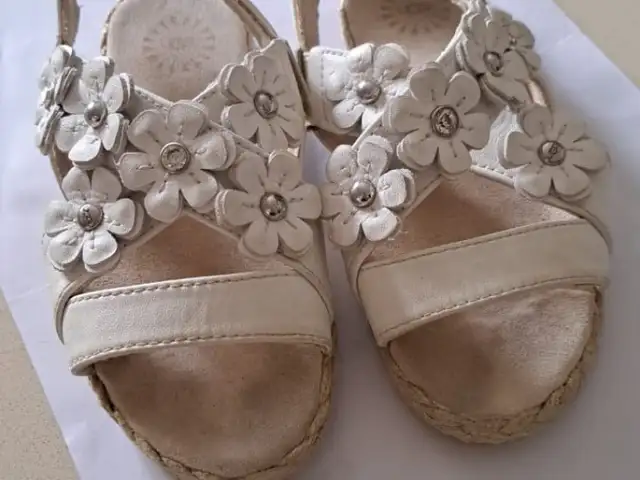 Size 26 UGG, Επαρχία Λεμεσού — Λεμεσός - Μέσα Γειτονιά