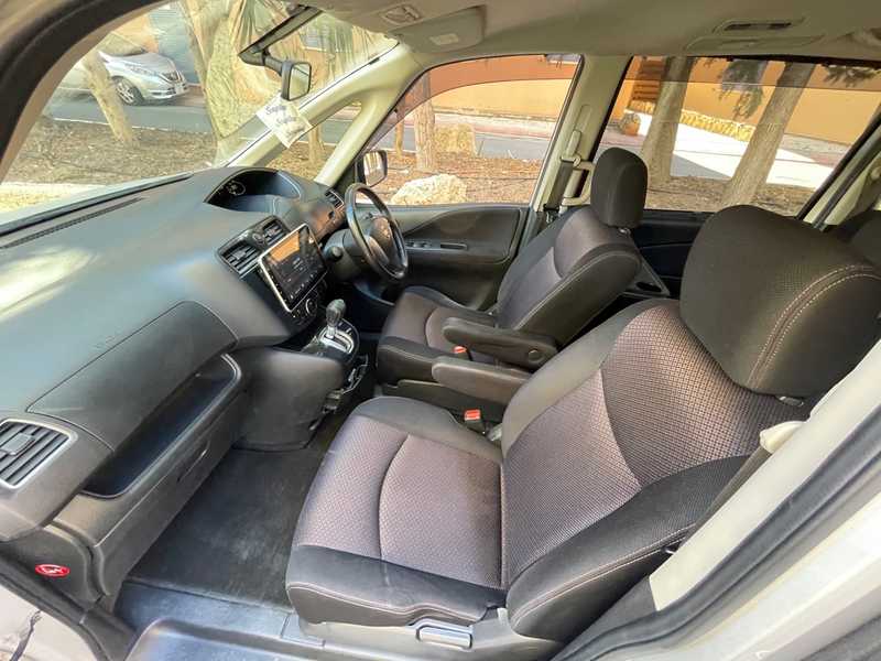 2012 Nissan Serena 2,0L 2012 Cyprus