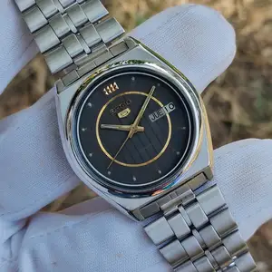 Vintage seiko 5 7009-3131 automatic mens watch black gold dial original bracelet, Limassol — Limassol - Linopetra