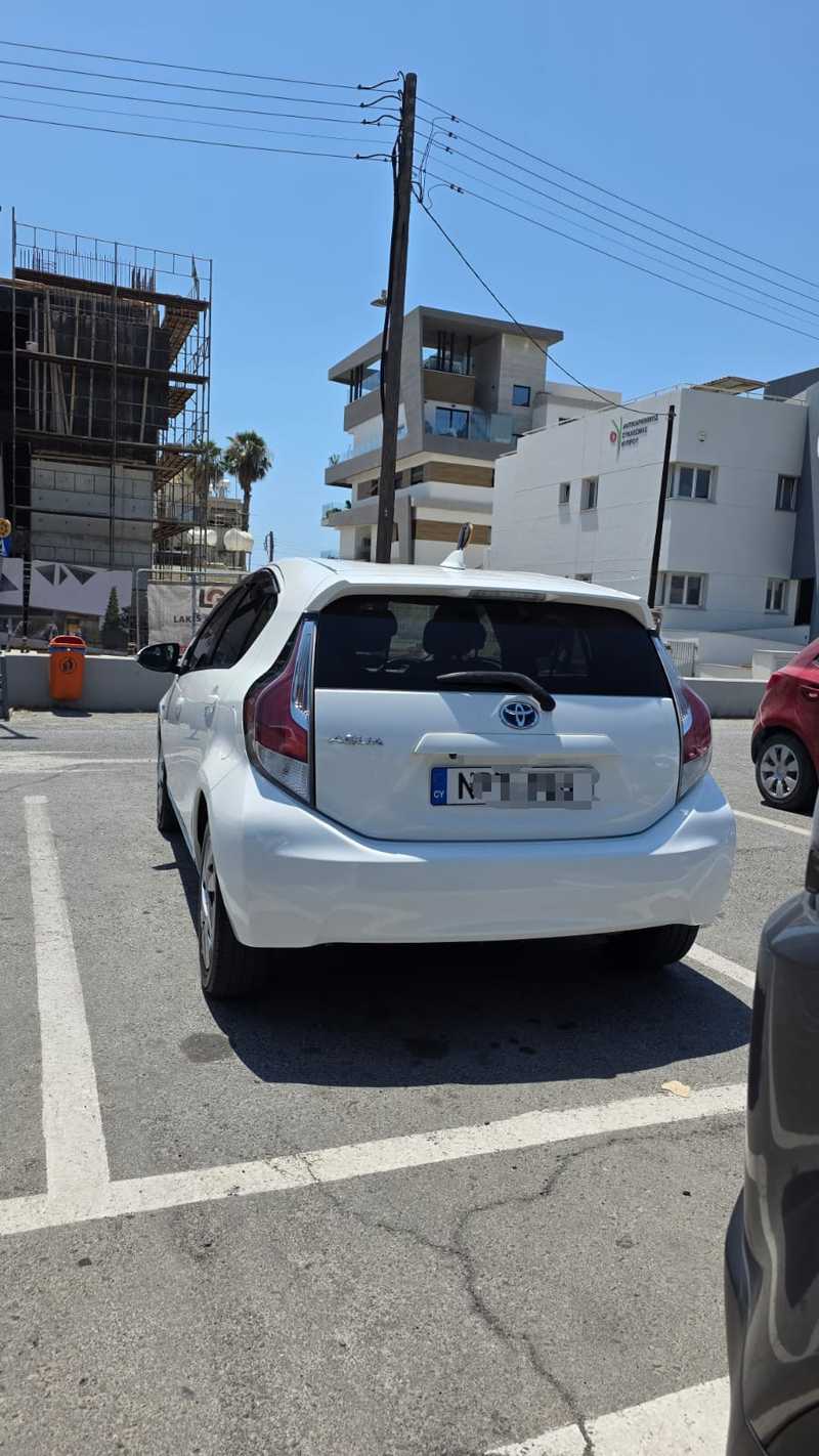 2015 Toyota Aqua 1,5L 2015 Cyprus