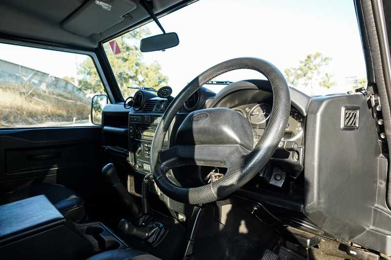 2011 Land Rover Defender 2,2L 2011 Cyprus