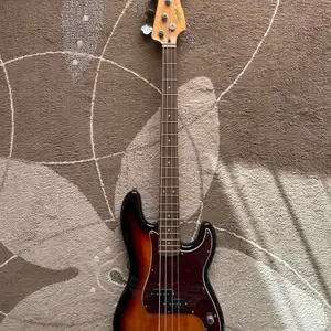 Squier classic 60s precision bass, Limassol — Limassol - Neapolis
