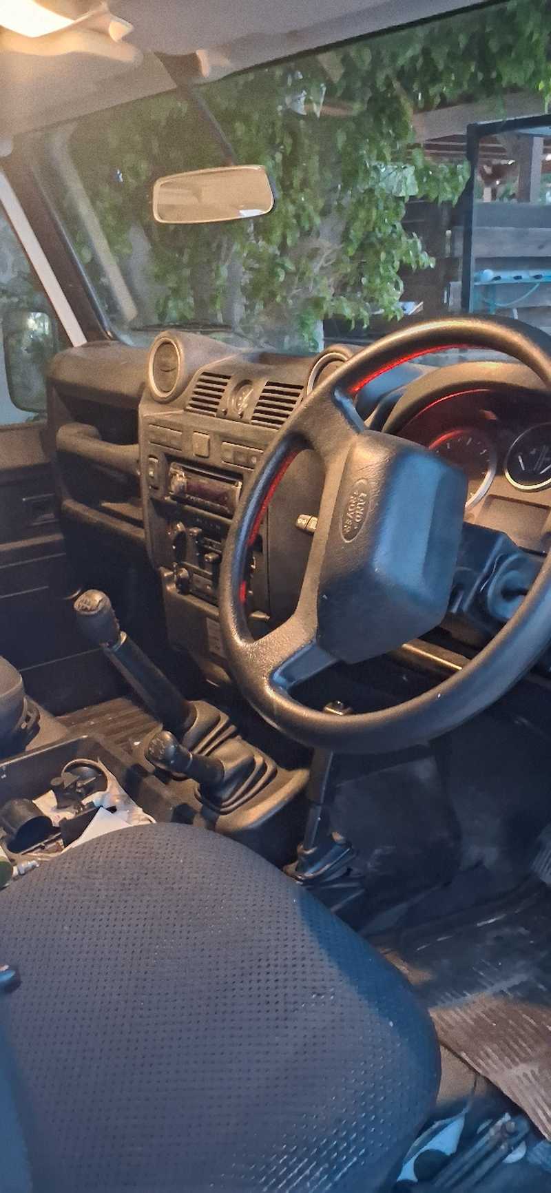 2014 Land Rover Defender 2,2L 2014 Cyprus