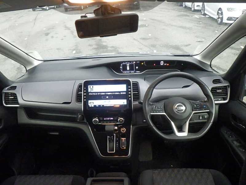 2022 Nissan Serena 2,0L 2022 Cyprus