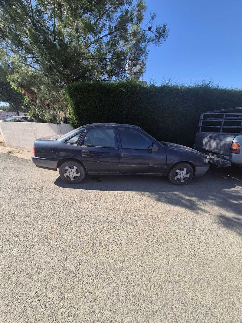 1991 Opel, Vauxhall Vectra 2,0L 1991 Cyprus