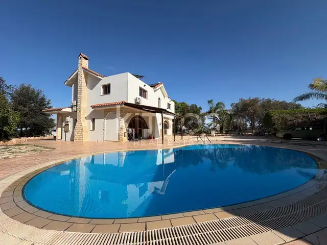 4-bedroom villa for sale, Famagusta — Frenaros