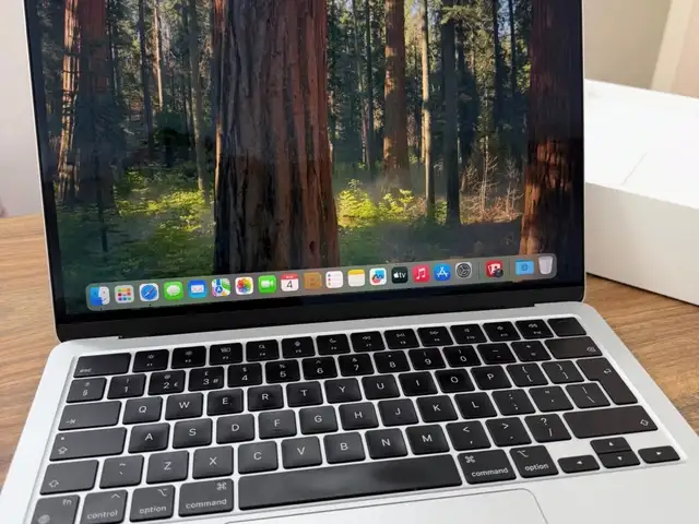 Macbook m2 2022, Επαρχία Λεμεσού — Λεμεσός - Ομόνοια
