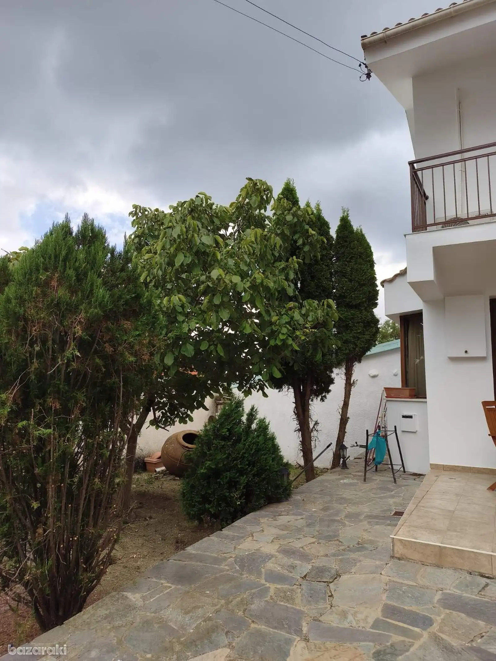 House, 3 bedrooms — 2