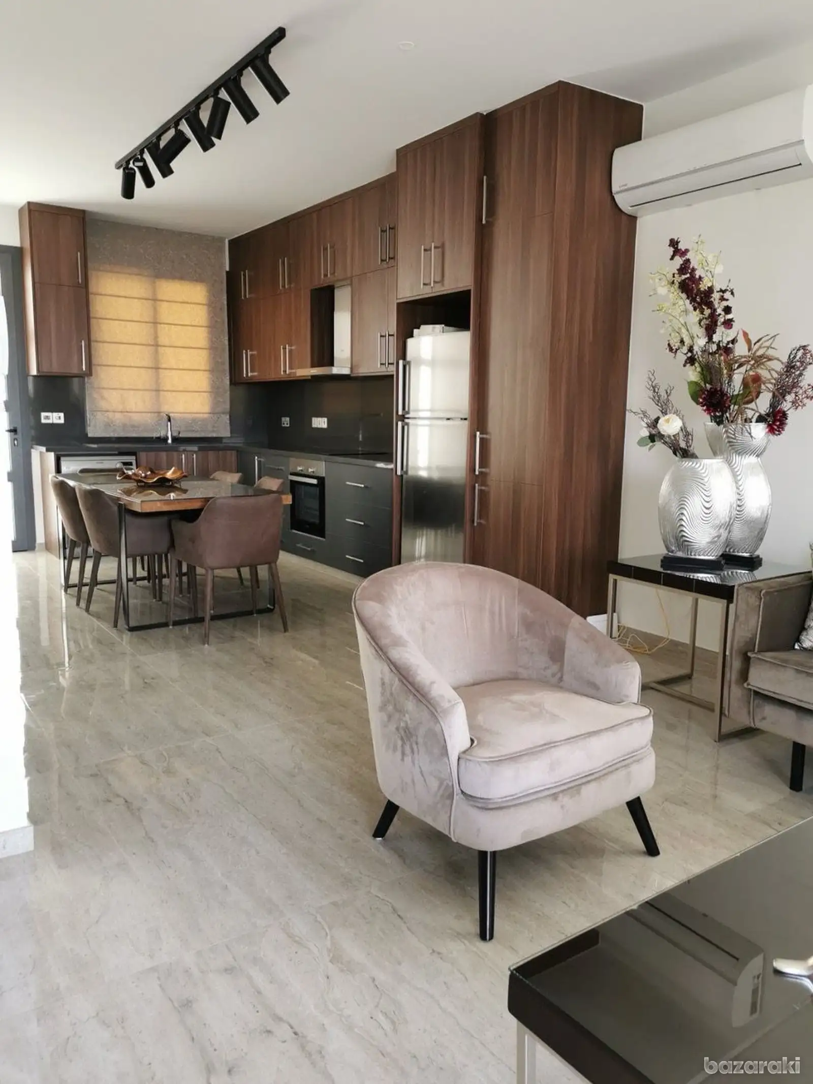 House, 4 bedrooms — 10