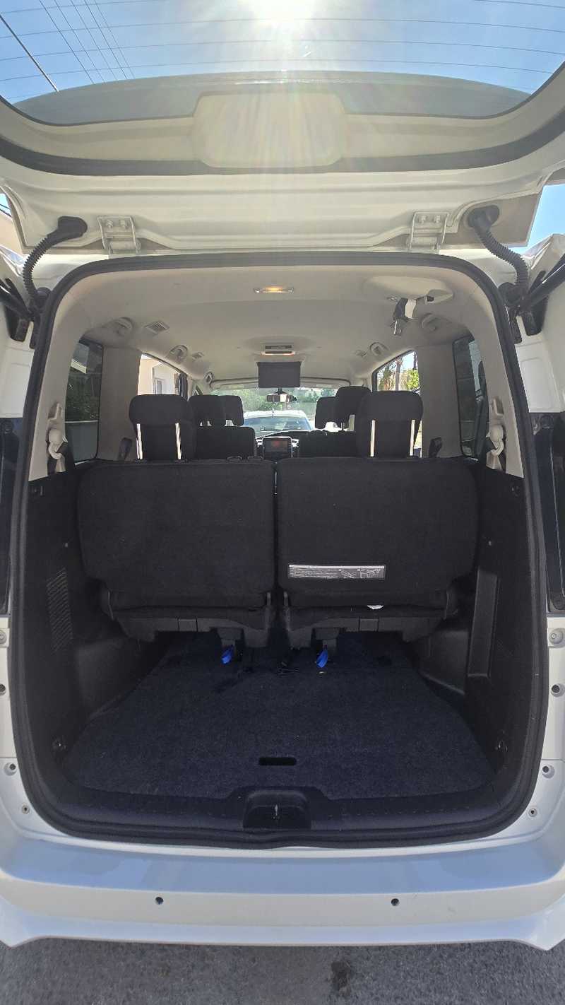 2020 Nissan Serena 2,0L 2020 Cyprus