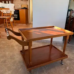 Vintage wooden tea trolley, Nicosia — Agioi Omologites