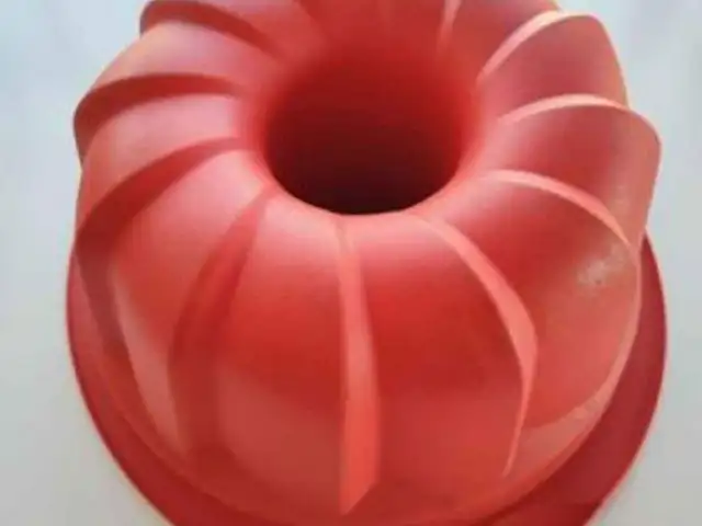 Φορμα σιλικόνης Tupperware για κεικ σαν καινουργια, Επαρχία Λάρνακας — Αθιένου