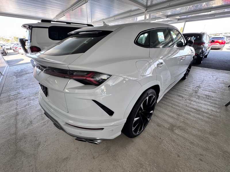 2024 Lamborghini Urus 4,0L 2024 Cyprus