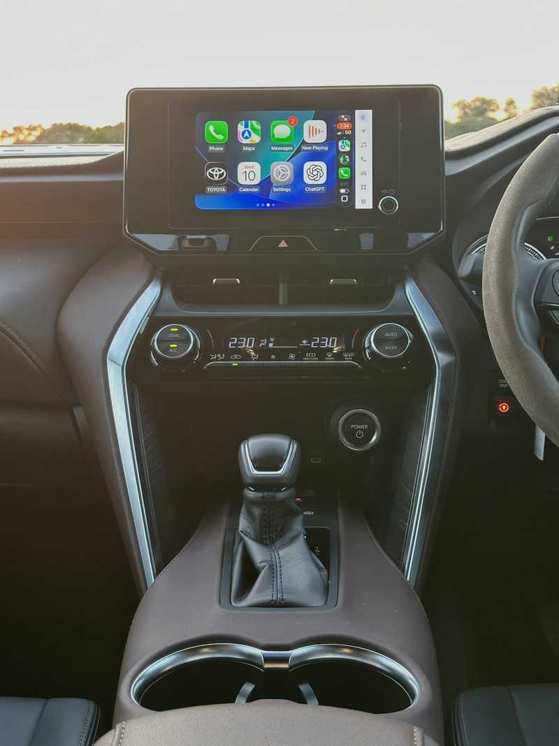 2023 Toyota Harrier 2,5L 2023 Cyprus