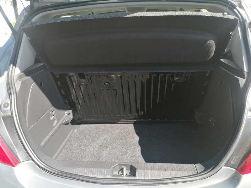 2014 Opel, Vauxhall Corsa 1,4L 2014 Cyprus