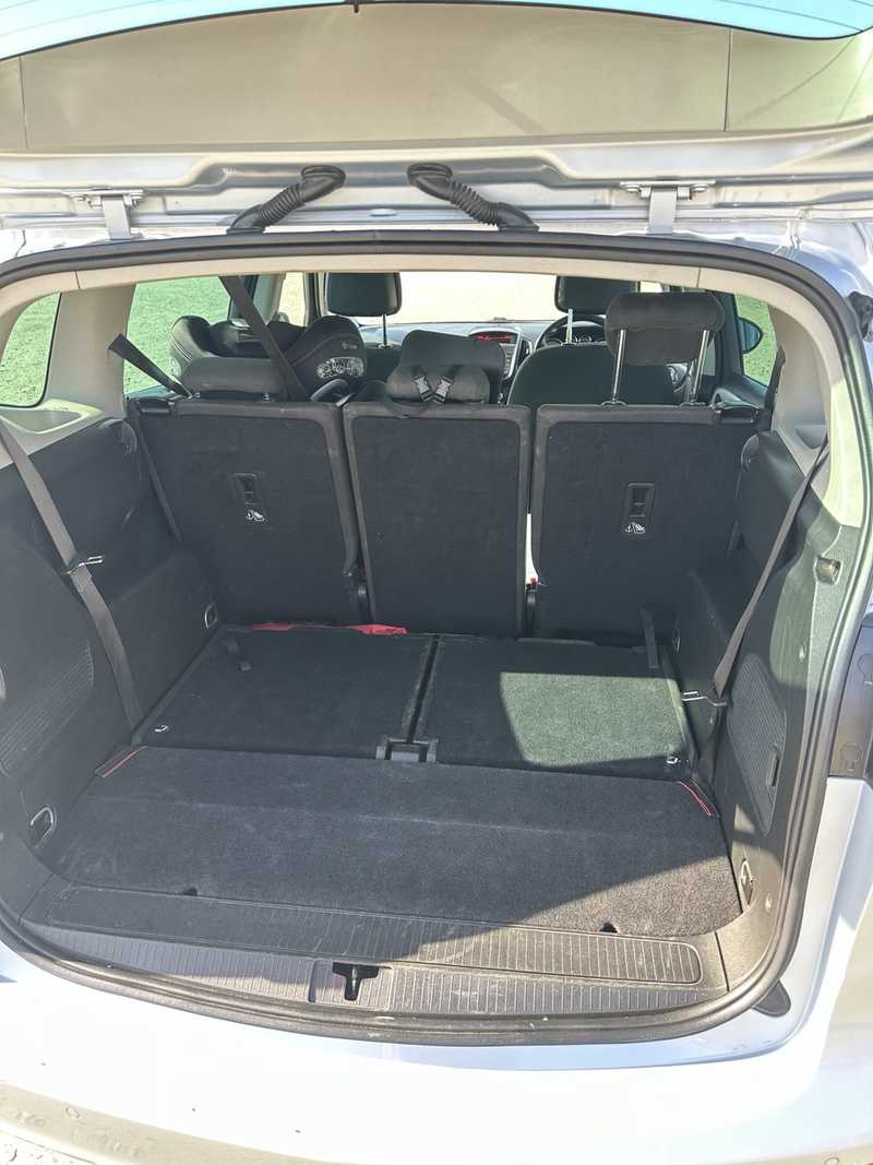 2014 Opel, Vauxhall Zafira 1,4L 2014 Cyprus