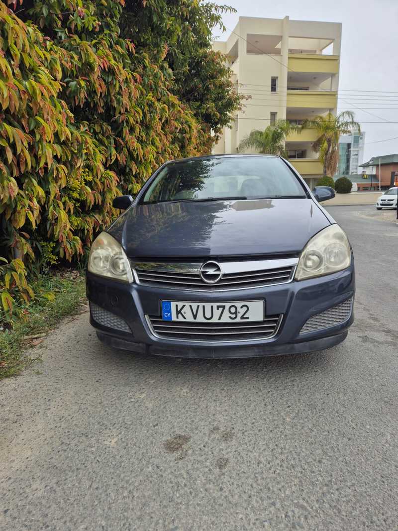 2009 Opel, Vauxhall Astra 1,6L 2009 Cyprus