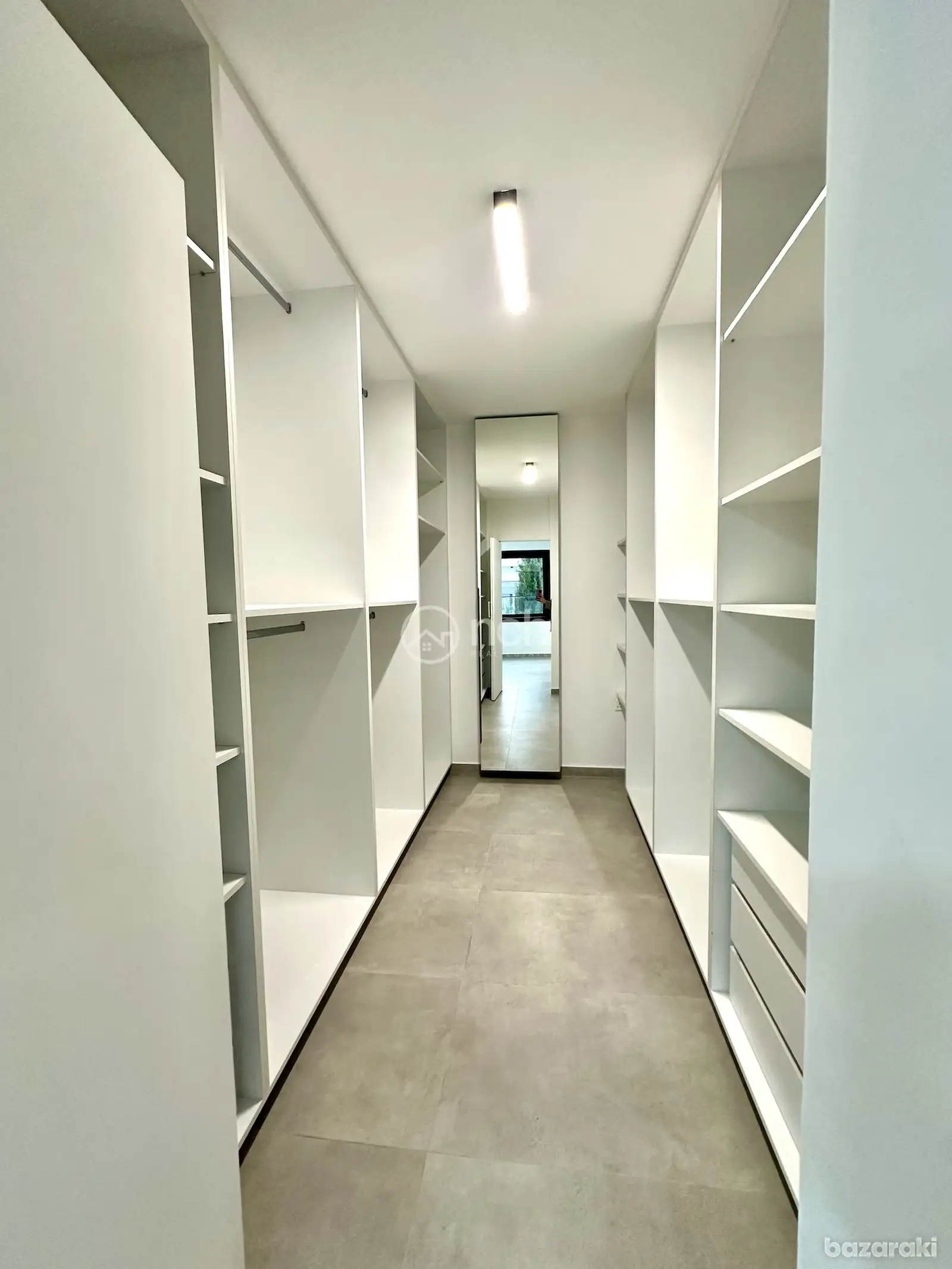 House, 3 bedrooms — 10